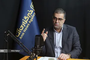 گفت&zwnj;وگوی آنا با  امیر یونسیان رئیس شبکه آزمایشگاهی کشور
