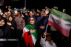 مراسم عزاداری در سوگ رهبر شهید انقلاب - میدان هفت تیر
