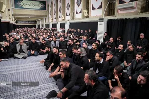 مراسم عزاداری شام غریبان حسینی (ع) در حسینیه امام خمینی