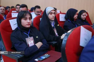 دهمین دوره جایزه ملی ایثار با حضور دکتر بیژن رنجبر 