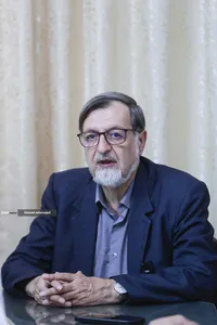  سیدمحمدرضا بهشتی فیلسوف و استاد فلسفه دانشگاه تهران در نشست خبری دومین جایزه استاد عالی نسب