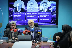 علی اکبر صالحی رئیس کارگروه علمی جایزه مصطفی(ص) و مهدی صفاری&zwnj;نیا مدیرعامل بنیاد علم و فناوری مصطفی&zwnj;(ص)