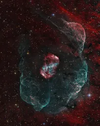 داستان تخم اژدها؛ نبرد نور و تاریکی در فاصله ۴۲۰۰ سال نوری