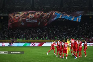 تیم&zwnj;های فوتبال استقلال و پرسپولیس امروز (چهارشنبه) در چارچوب هفته پنجم لیگ برتر به مصاف هم رفتند که این دیدار به تساوی یک - یک انجامید.