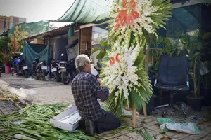 بازار گل محلاتی