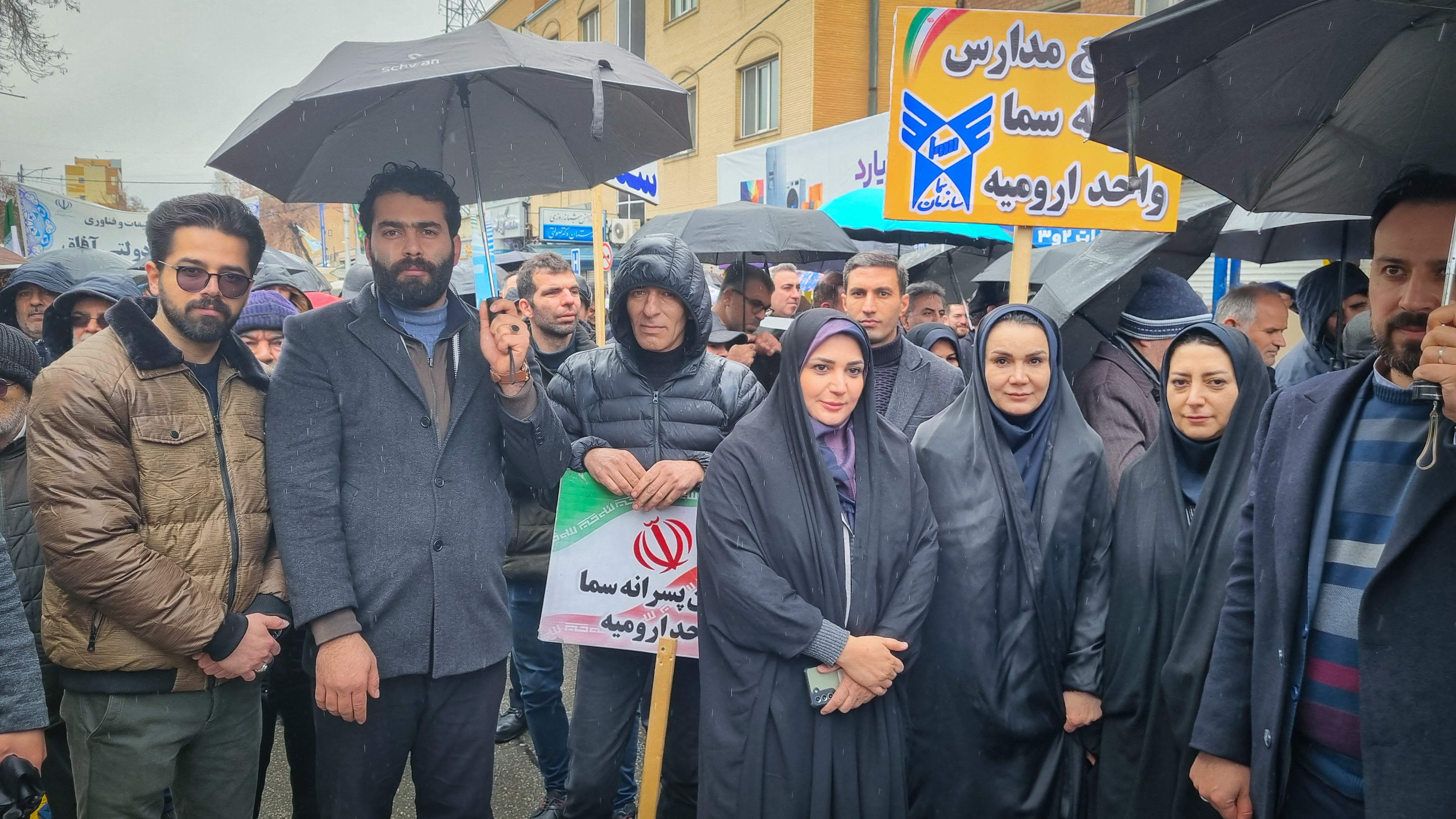 حضور حماسی دانشگاهیان آزاد ارومیه در راهپیمایی 22 بهمن؛ تجلی وفاداری به انقلاب و رهبری