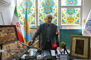 استاد صفر سامی استاد برجسته و درجه یک هنری خاتم کاری ایران