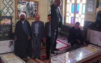 غبارروبی و عطرافشانی گلزار شهدای اقلید با حضور دانشگاهیان دانشگاه آزاد