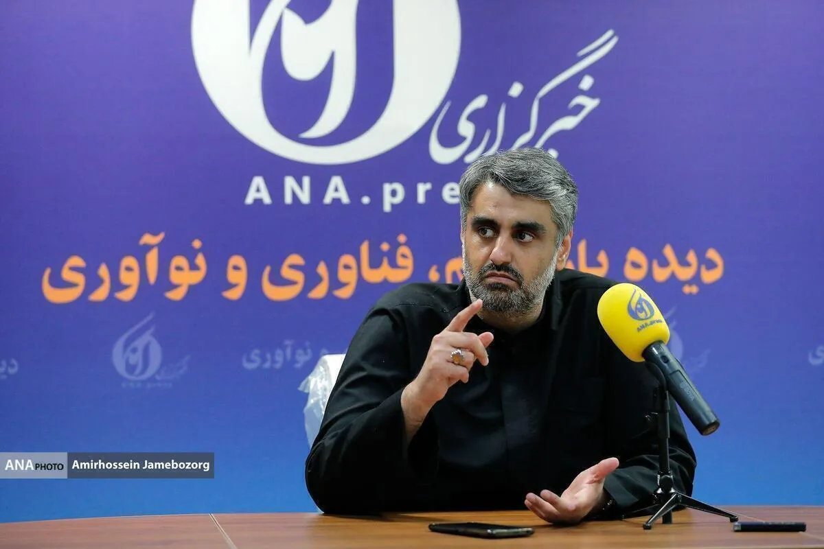 شمسایی: تأکید رئیس‌جمهور شهید بر پاسخگویی سریع به رسانه‌ها و رفع شبهات+ فیلم
