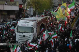 تشییع پیکر مطهر دریابان شهید &laquo;علیرضا تنگسیری&raquo; فرمانده دلاور خلیج فارس و جمعی از شهدای والامقام