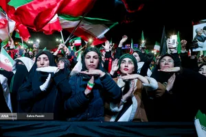 وداع با شهدای ناوشکن دنا و حمایت از نیروهای مسلح