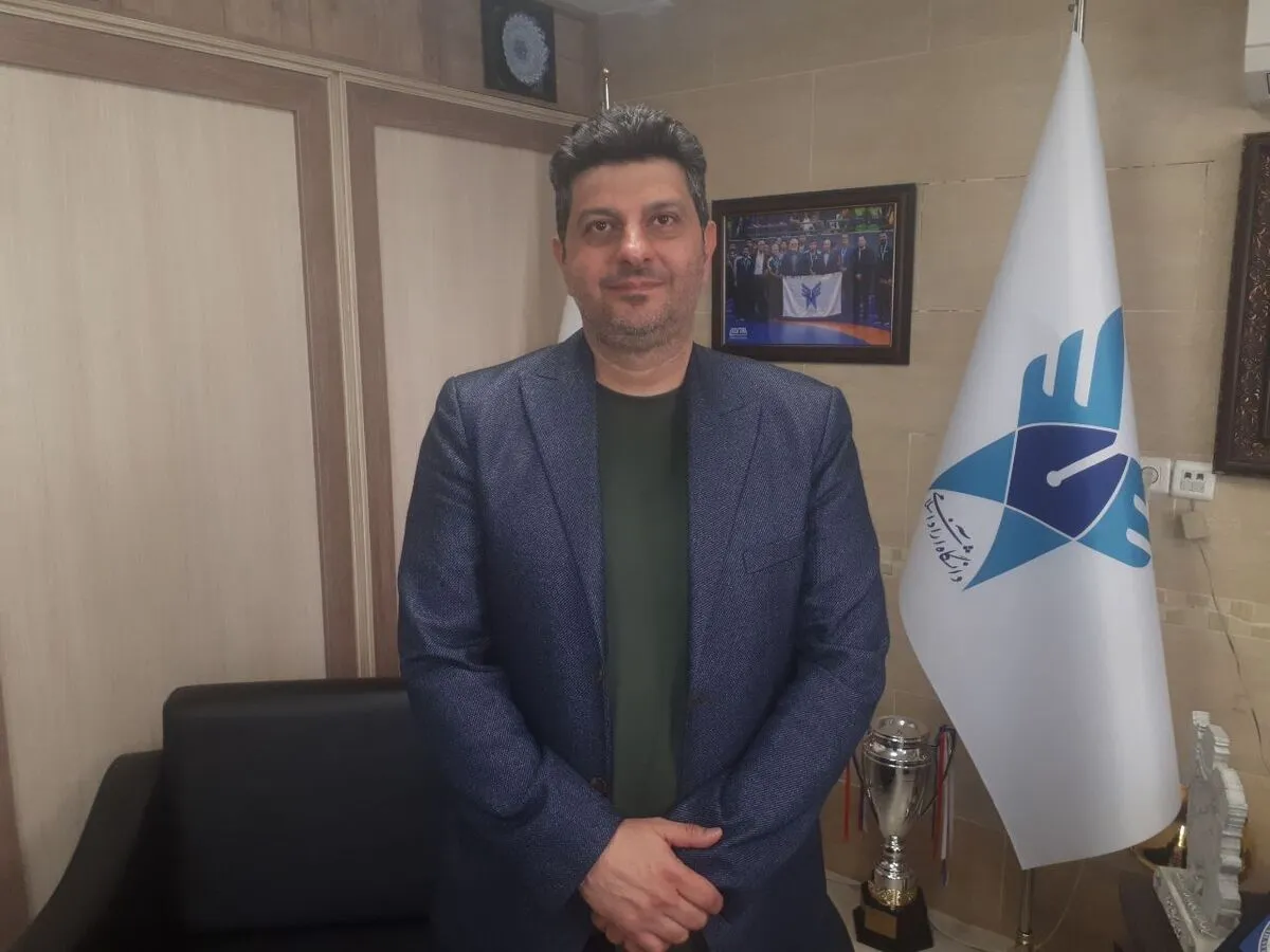 سمیعی‌زاده: دانشگاه آزاد پرچم‌دار توسعه ورزش قهرمانی است/ آنها در لیگ شنا تیمداری می‌کنند