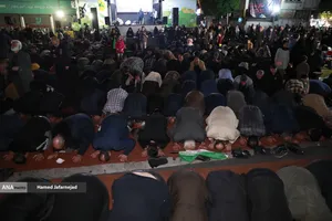 اقامه نماز استغاثه به امام زمان زمان(عج) - چهارراه نبرد خیابان پیروزی
