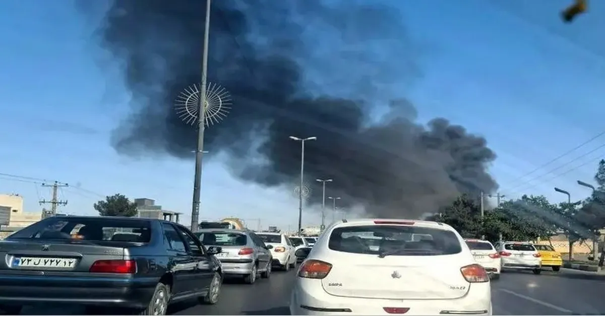 جزئیات آتش‌سوزی در کارخانه موتورسیکلت‌سازی مشهد؛ حریق اطفا شد + فیلم