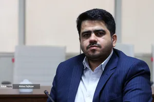 سیدعلی لاجوردی عضو هیات علمی دانشگاه جامع انقلاب اسلامی در نشست علمی با موضوع &laquo;حکمرانی اینترنت در شرایط جنگی؛ تحلیل تلاقی امنیت، اقتصاد و فرهنگ&raquo;