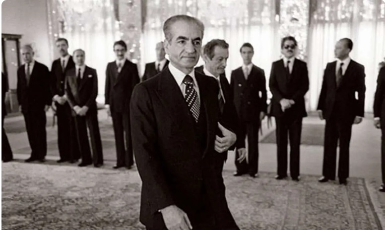 پهلوی‌ها و تب ارتباط با اسرائیل؛ از اشتیاق و احتیاط پدر تا دریوزگی و رسوایی پسر