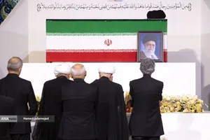 ادای احترام مقامات و مسئولان خارجی به پیکر امام شهید 