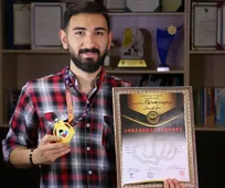 دانشجوی دانشگاه آزاد مرد طلایی مسابقات کشوری کاراته