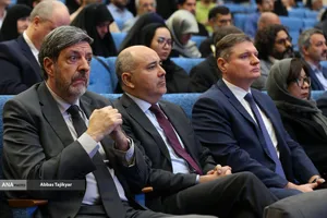 پاسداشت مقام استادان و یادبود پنج شهیددانشجوی شهید دانشگاه تهران در جنگ رمضان