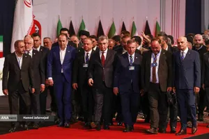 ادای احترام ادیان مختلف بر پیکر رهبر مجاهد شهید انقلاب

