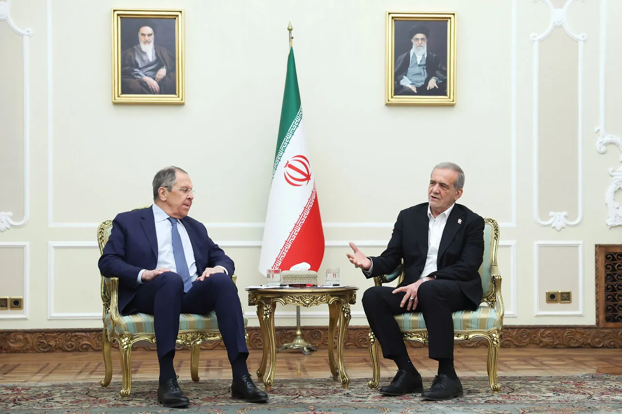 پزشکیان با  لاوروف 