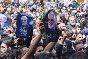 تشییع و تدفین پیکر مطهر دانشمند هسته&zwnj;ای شهید محمدمهدی طهرانچی رییس دانشگاه آزاد اسلامی و همسر گرانقدرش شهیده مژگان قراویری در حرم حضرت عبدالعظیم حسنی(ع)