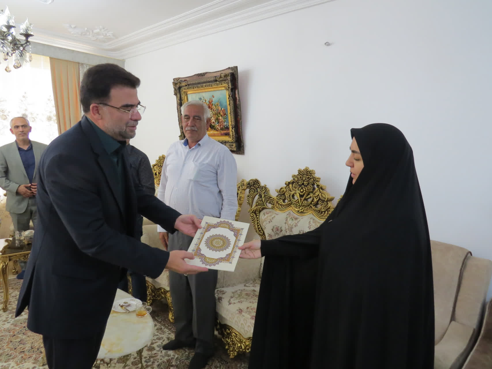 مسئولان اجازه ندهند خانواده‌های شهدا در مسیر زندگی با دغدغه و مشکلی مواجه باشند