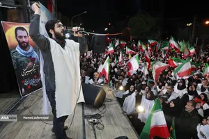  اجتماع مردمی در خونخواهی امام شهید امت - خیابان پیروزی چهارراه کوکاکولا