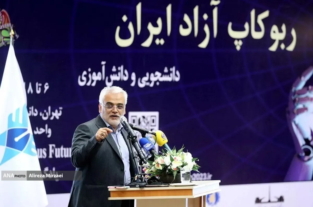 وظیفه به رخ کشیدن استعدادهای ناب ایرانی در رخدادهای بین المللی را برعهده داریم
