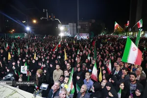 اقامه نماز استغاثه به امام زمان زمان(عج) - چهارراه نبرد خیابان پیروزی