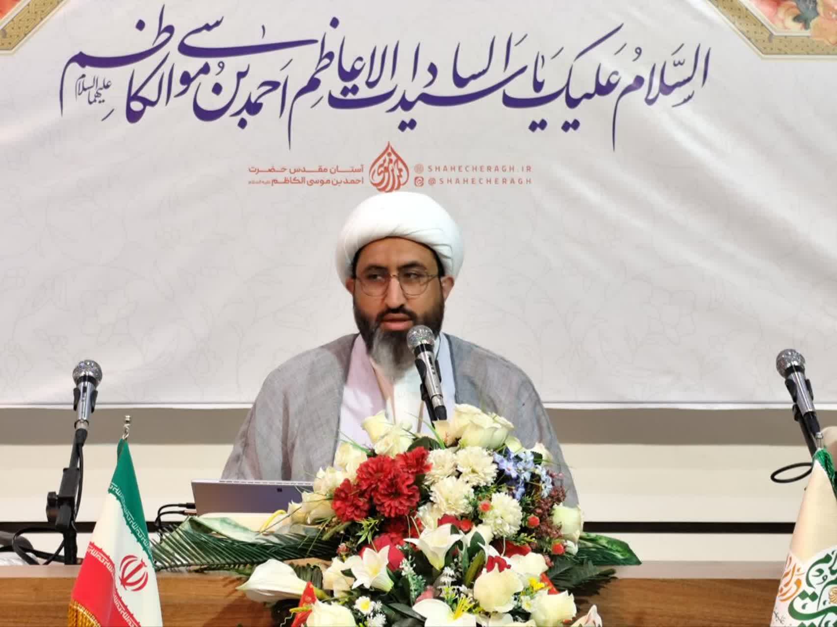 رسالت مهم استادان اُنس‌ دادن دانشجویان و جوانان با قٰرآن کریم است
