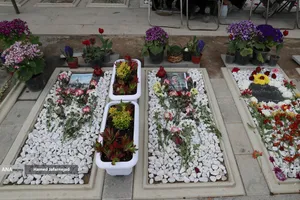 اولین جمعه سال جدید گلزار شهدای حملات تروریستی آمریکایی - صهیونی در جنگ رمضان - قطعه 42 بهشت زهرا(س)