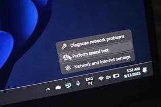 نوار وظیفه ویندوز ۱۱ میزبان ابزار سنجش سرعت اینترنت شد