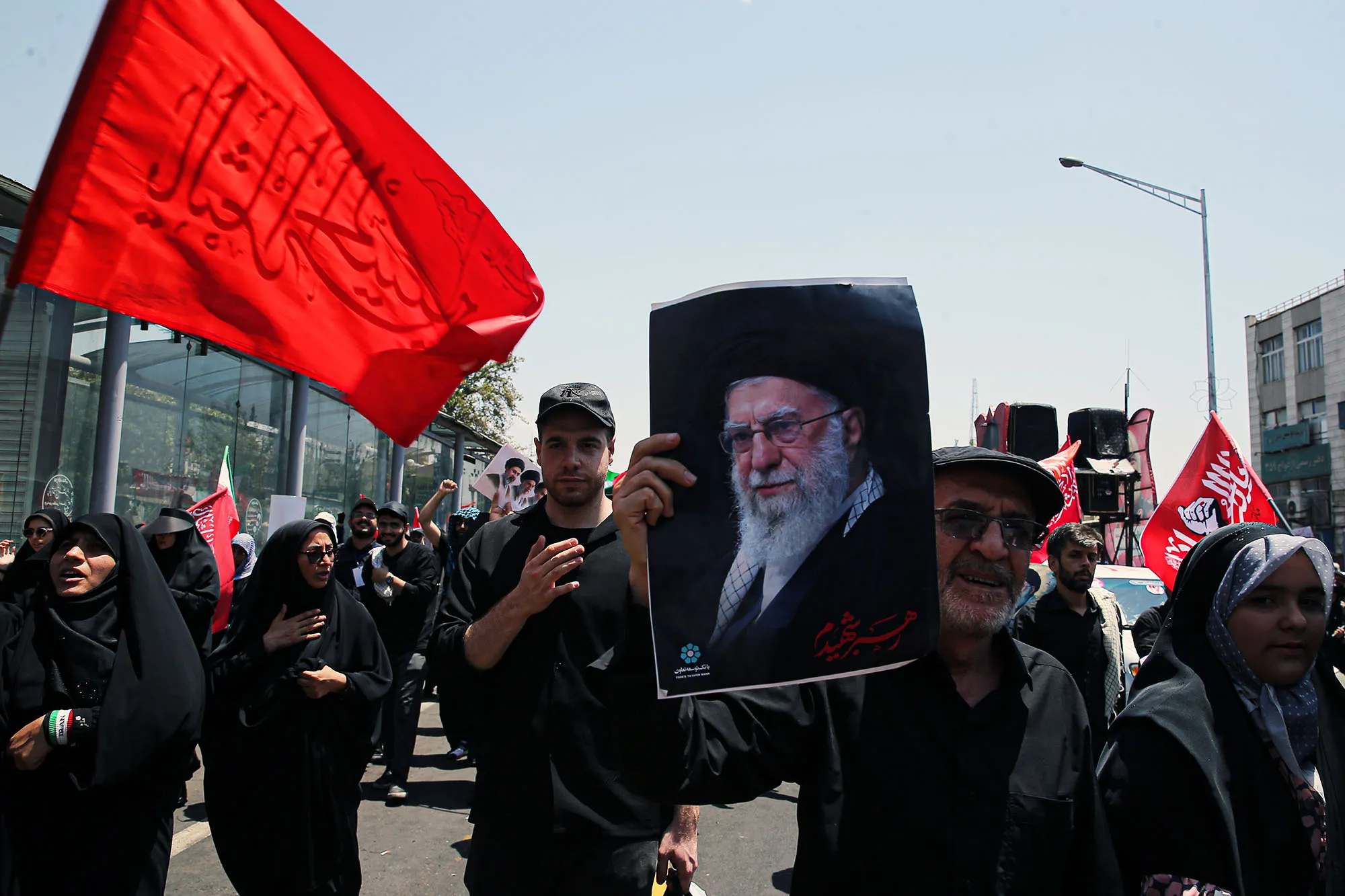 تشییع پیکر مطهر آقای شهید ایران و خانواده ایشان