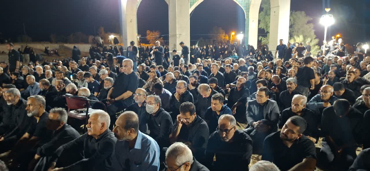 مزار مطهر شهدای گمنام،مرکز ثقل فعالیت‌های فرهنگی و اجتماعی دانشگاه آزاد اسلامی لارستان است