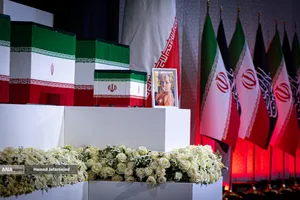 ادای احترام فرهیختگان و هیأت&zwnj;های دینی و شخصیت&zwnj;های سیاسی و فرهنگی کشورهای جهان