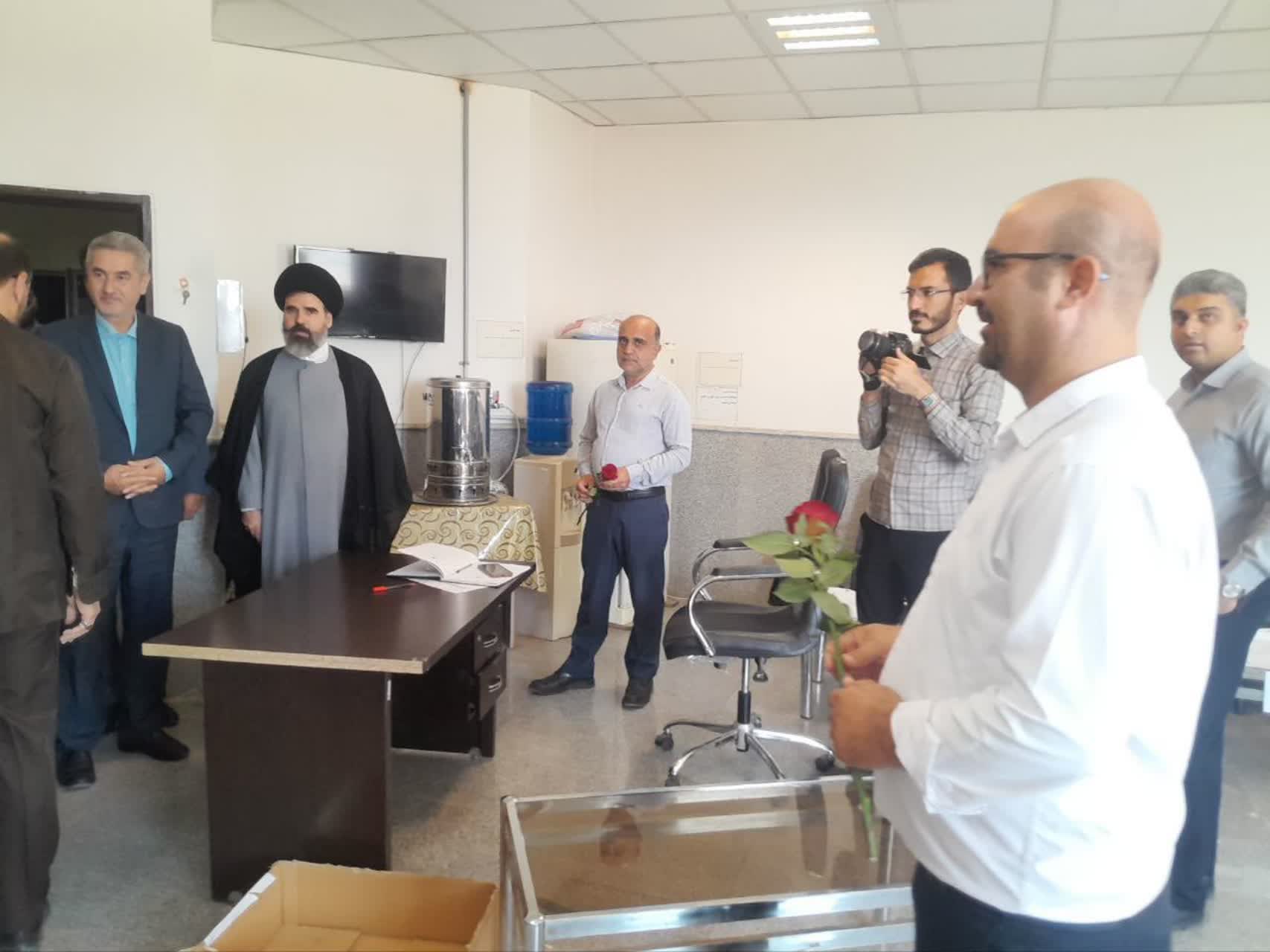تجلیل امام جمعه و فرماندار شهرستان پردیس از کارمندان دانشگاه آزاد اسلامی واحد پردیس