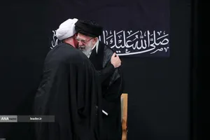 مراسم عزادارای شب عاشورای حسینی(ع) در حسینیه امام خمینی(ره) با حضور رهبر معظم انقلاب