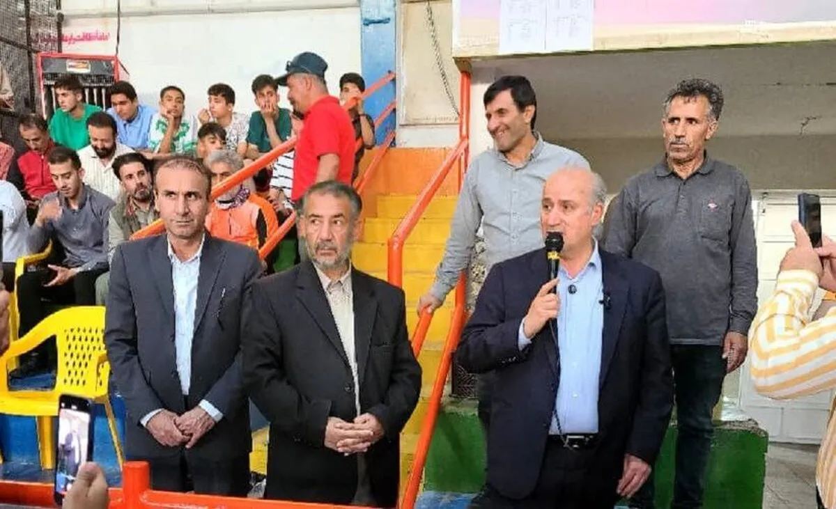 حضور مهدی تاج در مسابقات فوتسال مدارس دانشگاه آزاد اسلامی