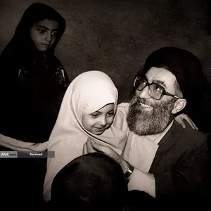  مجاهد خستگی&zwnj;ناپذیر - رهبر شهید امام خامنه&zwnj;ای 
