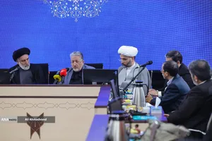 آیین افتتاحیه &laquo;طرح تحول درس انس با قرآن کریم&raquo; با حضور دکتر بیژن رنجبر رئیس دانشگاه آزاد اسلامی