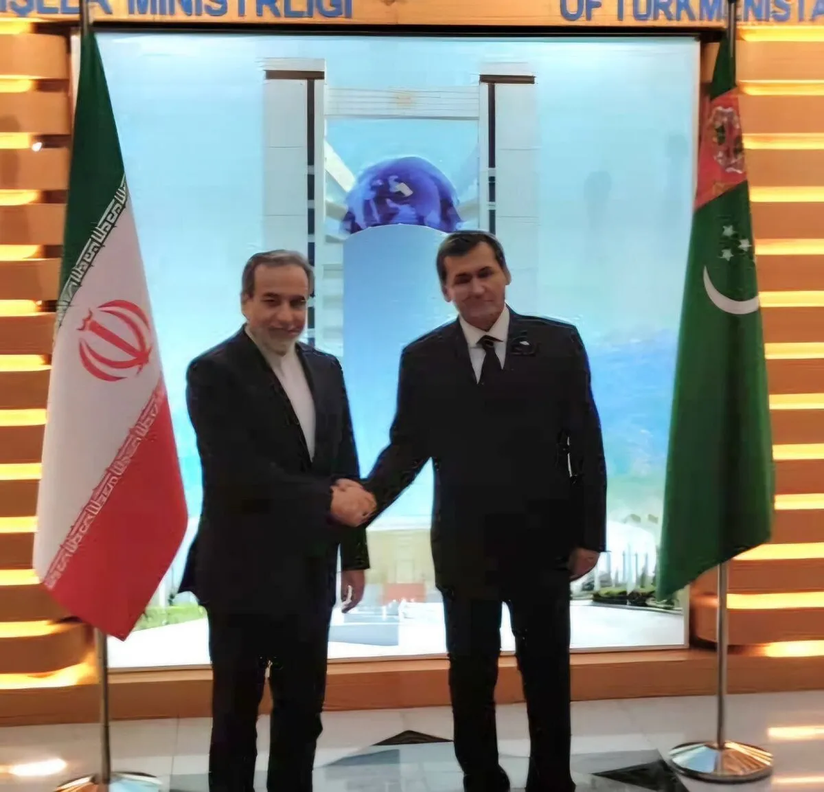 وزیر امور خارجه ایران در عشق‌آباد: حمله موشکی پاسخ به تجاوز آشکار آمریکا بود / ترکمنستان بر بی‌طرفی و مخالفت با زورگویی تأکید کرد