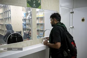 خدمت&zwnj;رسانی بیمارستان سیار برکت در عمود ۹۸۹ طریق الحسین