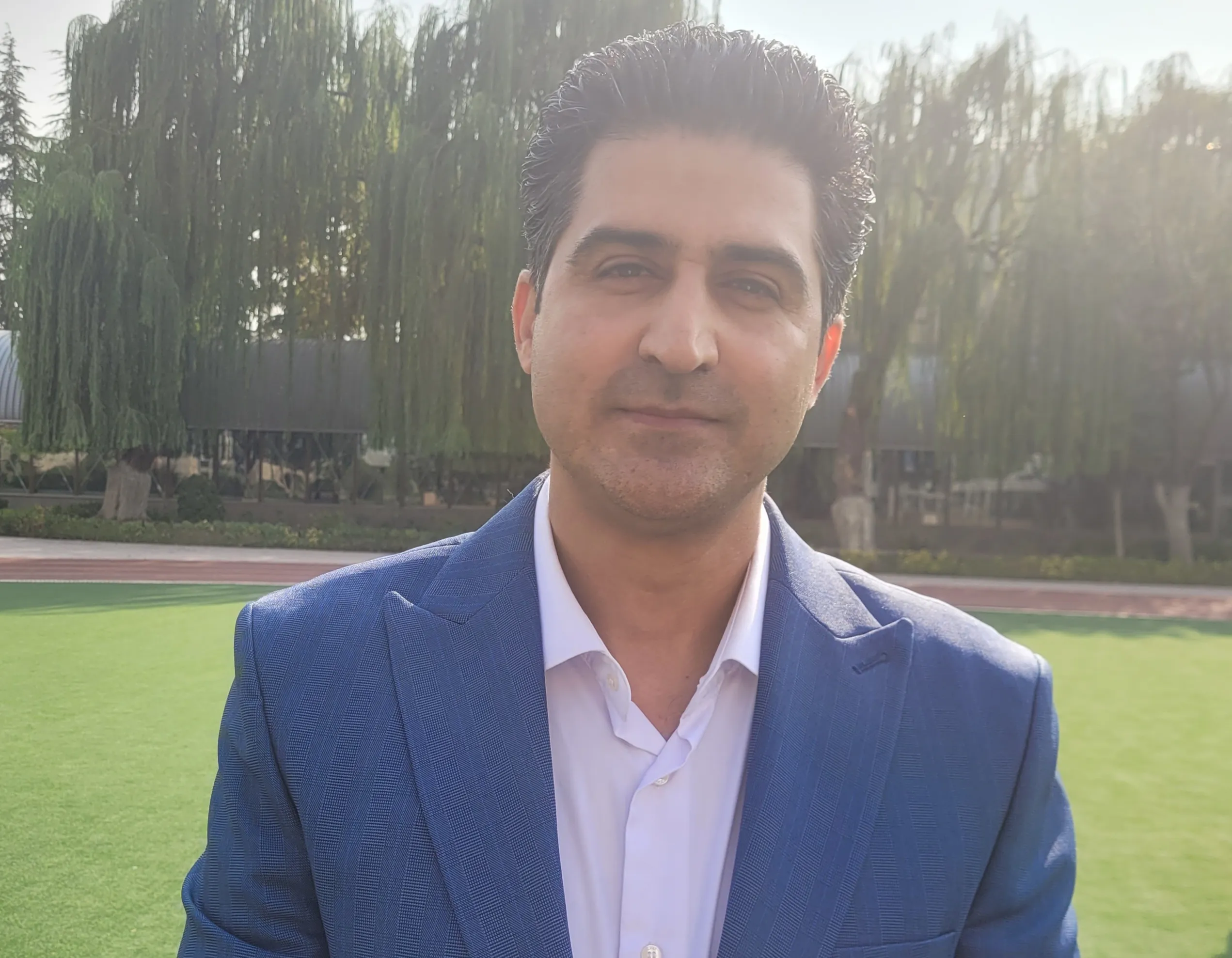 وحید گل‌خندان