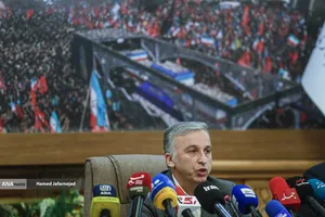 نشست اقدامات وزارت راه و شهرسازی برای مراسم تشییع رهبر شهید انقلاب