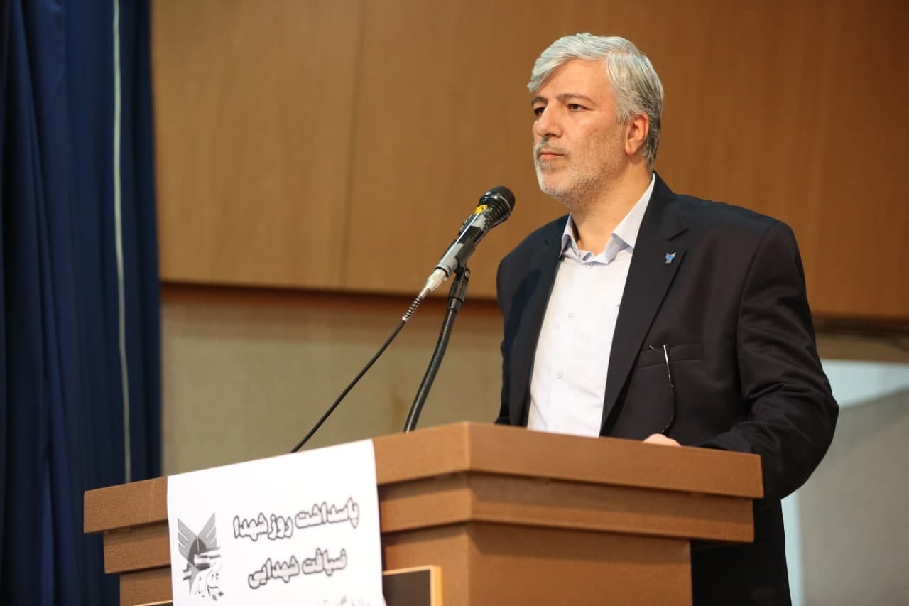 تجلیل 5 خانواده شهید دانشجو دانشگاه آزاد اسلامی استان کرمانشاه