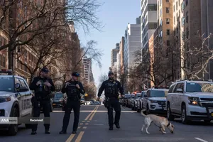 بحران جهانی - اف&zwnj;بی&zwnj;آی پس از آنکه دو مرد در نیویورک به جرم روشن کردن بمب متهم شدند، بقایای مواد منفجره را در انبار پیدا کرد