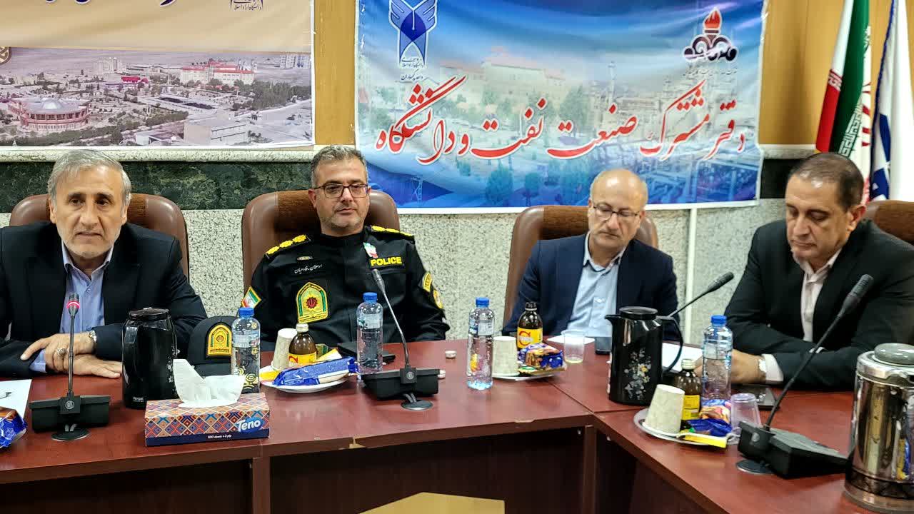 صنعت نفت و گاز را با کمک دانشگاه آزاد بومی می‌کنیم؛ از پایش سرزمینی تا تأسیس کارگاه تخصصی تعمیر شیر‌های توپی صنعتی