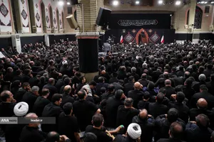 مراسم عزاداری شام غریبان حسینی (ع) در حسینیه امام خمینی