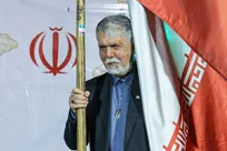 پرچم ایران را نمی‌توان از دست ملتی گرفت که قرن‌ها آن را بر دوش تاریخ خود حمل کرده است